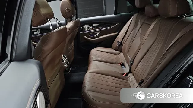 Mercedes-Benz E-Class W213 2021 Черный из Кореи, фото 2
