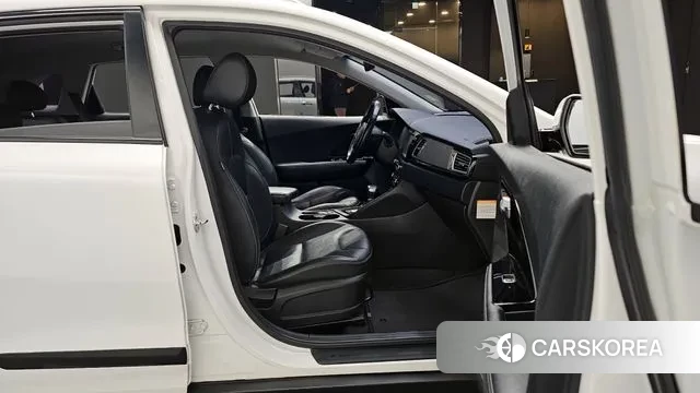 Kia Niro 2018 Белый из Кореи, фото 2