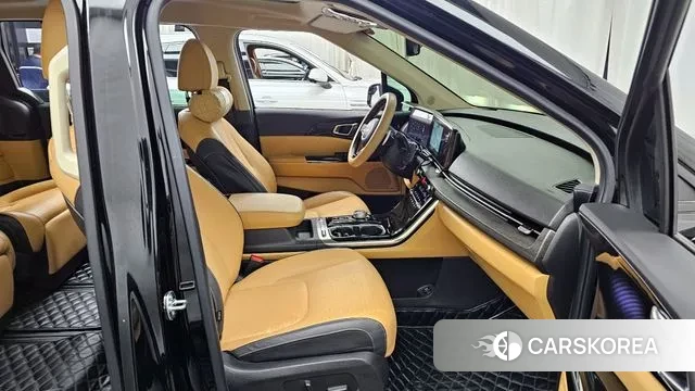 Kia Carnival 4th generation 2023 Черный из Кореи, фото 2