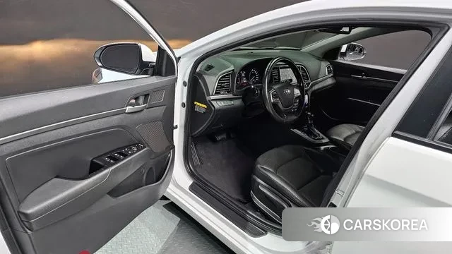 Hyundai Avante AD 2018 Белый из Кореи, фото 2