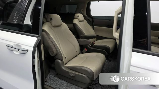 Kia Carnival 4th generation 2023 Белый из Кореи, фото 2