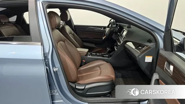 Hyundai Sonata New Rise Hybrid 2018 Светло-серебряный цвет из Кореи, фото 2