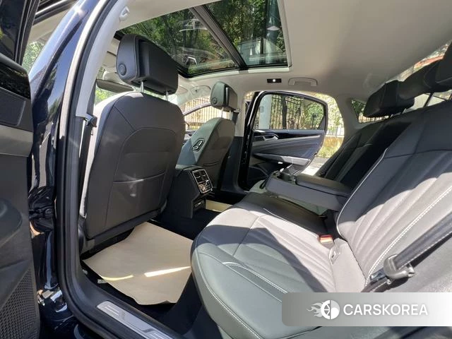 Volkswagen Passat 2024 Черный из Китая, фото 2