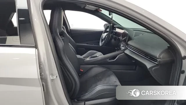 Hyundai Avante (CN7) 2022 Серебристо-серый из Кореи, фото 2