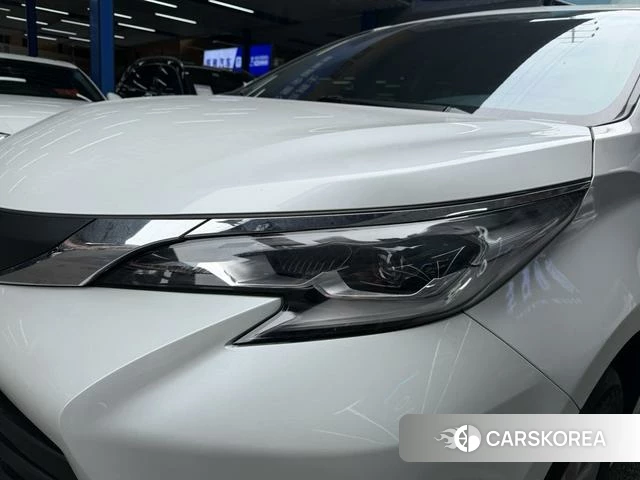 Toyota Saina 2024 Белый из Китая, фото 2