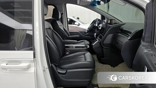 Hyundai Staria 2022 Белый из Кореи, фото 2