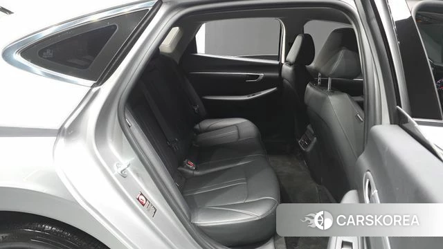 Hyundai Sonata (DN8) 2021 Серебристо-серый из Кореи, фото 2