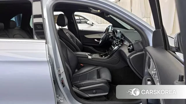 Mercedes-Benz GLC-Class X253 2022 Серебряный из Кореи, фото 2