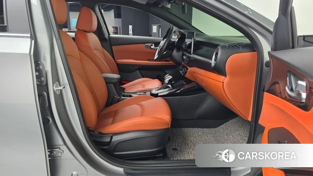 Kia The New K3 2nd generation 2022 Серебристо-серый из Кореи, фото 2