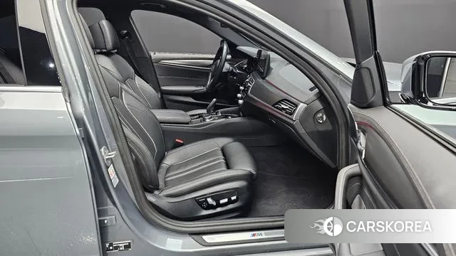 BMW 5 Series (G30) id 2889440 из Кореи 2