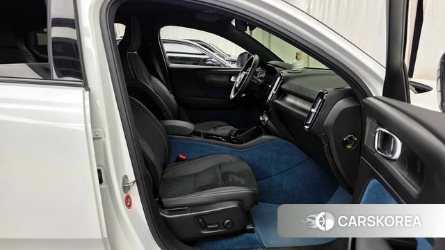 Volvo C40 Richards 2022 Белый из Кореи, фото 2