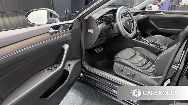 Volkswagen Arteon 2019 Черный из Кореи, фото 2