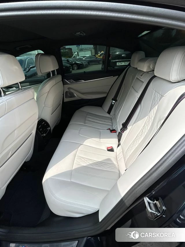 BMW 5 Series (G30) 2023 Черный из Кореи, фото 2