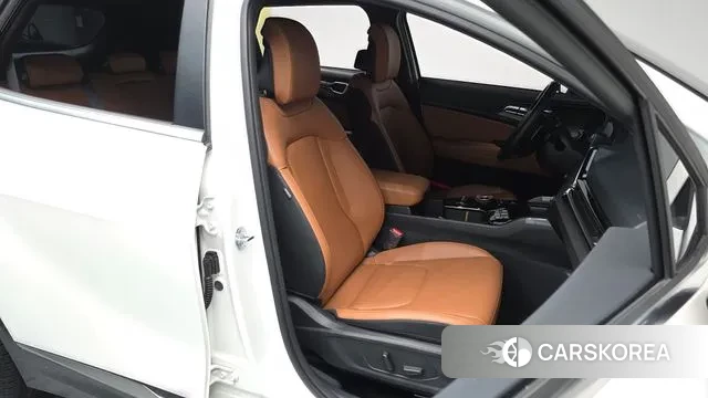 Kia Sportage 5th Generation Hybrid 2024 Белый из Кореи, фото 2