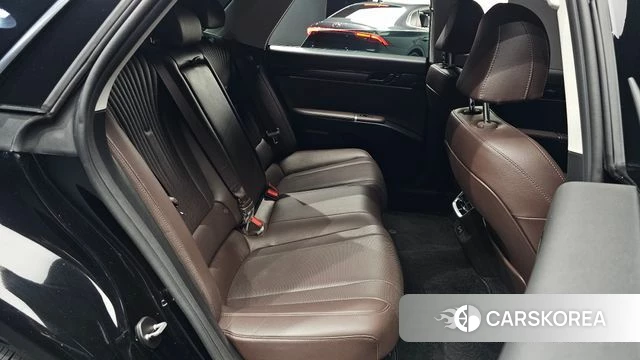 Hyundai Grandeur Hybrid (GN7) 2023 Черный из Кореи, фото 2