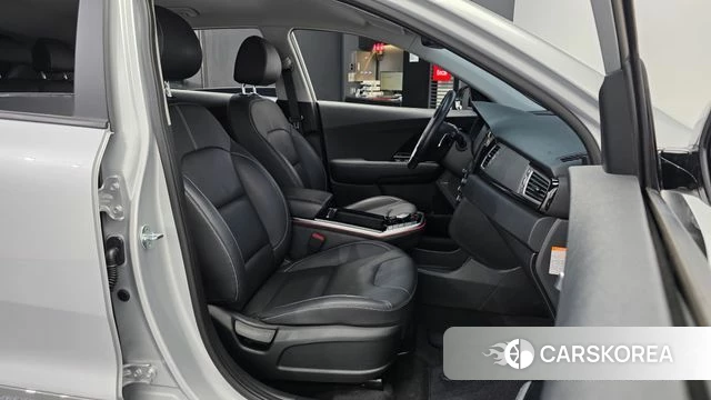 Kia Niro EV 2021 Серебряный из Кореи, фото 2