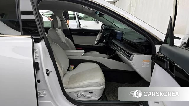 Hyundai Grandeur Hybrid (GN7) 2023 Белый из Кореи, фото 2