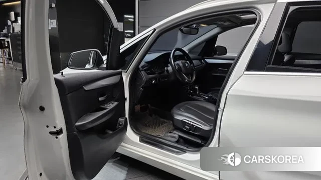 BMW 2 Series Active Tourer (F45) 2018 Белый из Кореи, фото 2