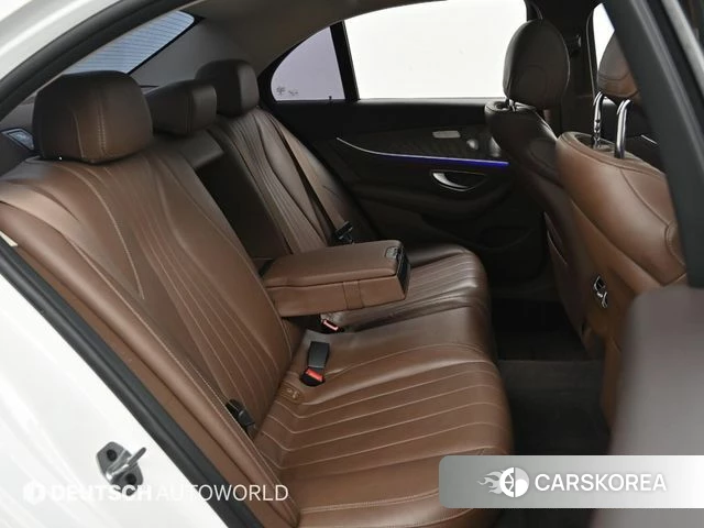Mercedes-Benz E-Class W213 2018 Белый из Кореи, фото 2