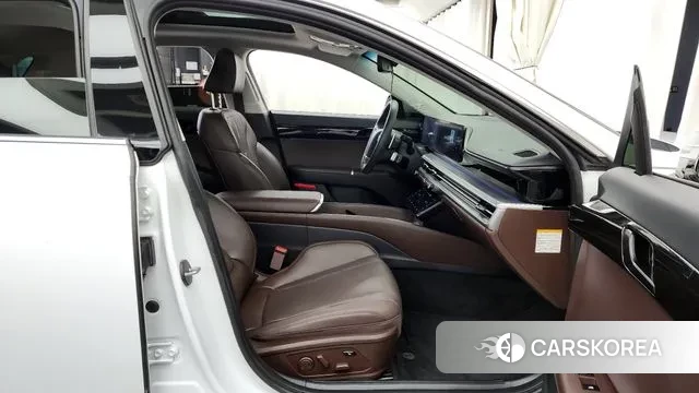 Hyundai Grandeur Hybrid (GN7) 2023 Белый из Кореи, фото 2