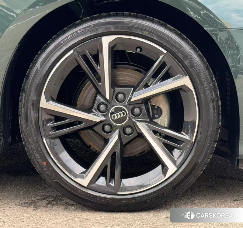 Audi A3 2023 Зеленый из Китая, фото 2