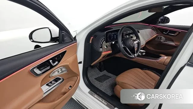 Mercedes-Benz E-Class W214 2024 Белый из Кореи, фото 2