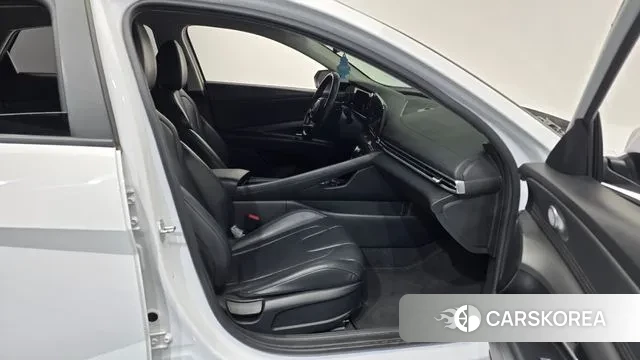 Hyundai The New Avante (CN7) 2023 Белый из Кореи, фото 2