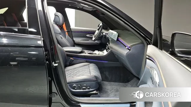 Genesis GV70 2024 Черный из Кореи, фото 2