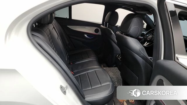 Mercedes-Benz E-Class W213 2018 Белый из Кореи, фото 2