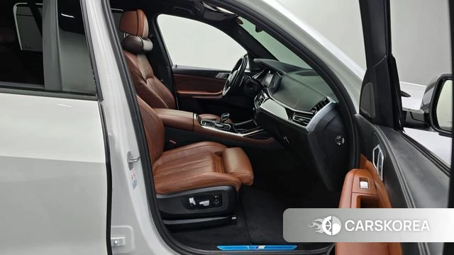BMW X7 (G07) 2021 Белый из Кореи, фото 2