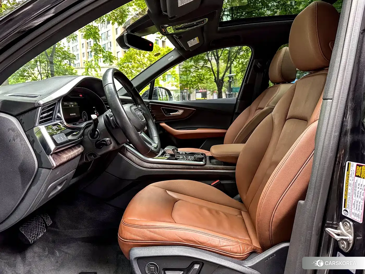 Audi Q7 2022 Черный из Китая, фото 2