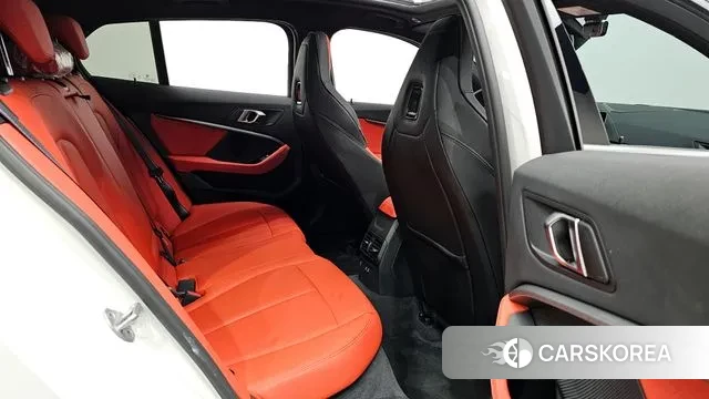 BMW 1 Series (F40) 2021 Белый из Кореи, фото 2