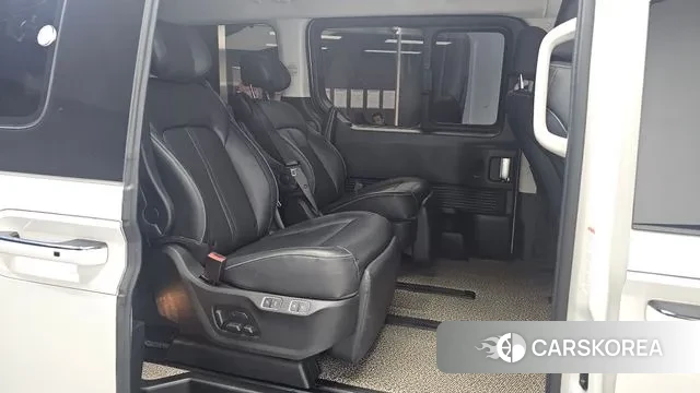 Hyundai Staria 2024 Белый из Кореи, фото 2