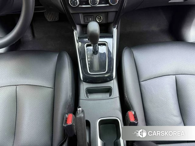 Nissan Xuan Yi 2023 Темно-серый из Китая, фото 2