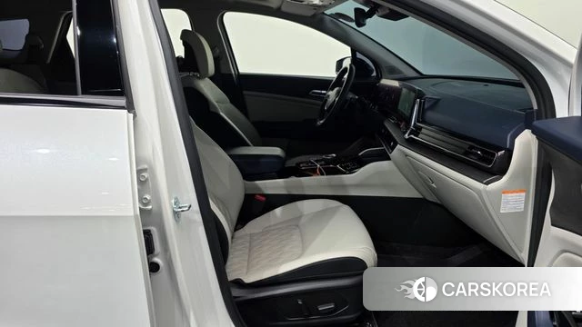 Kia Sportage 5th Generation Hybrid 2024 Белый из Кореи, фото 2