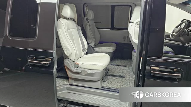 Hyundai Staria 2024 Черный из Кореи, фото 2