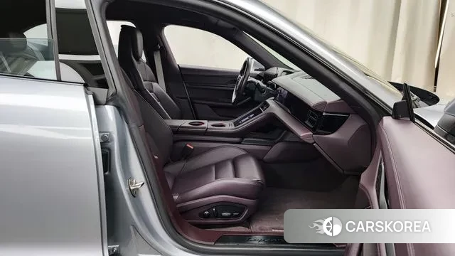 Porsche Taycan 2022 Серебристо-серый из Кореи, фото 2