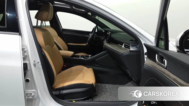 Kia K5 3rd generation 2023 Белый из Кореи, фото 2