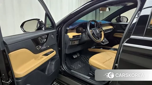 Lincoln Corsair 2021 Черный из Кореи, фото 2