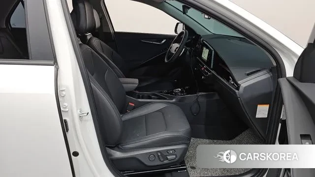 Kia Di Ol Nu Niro 2024 Белый из Кореи, фото 2