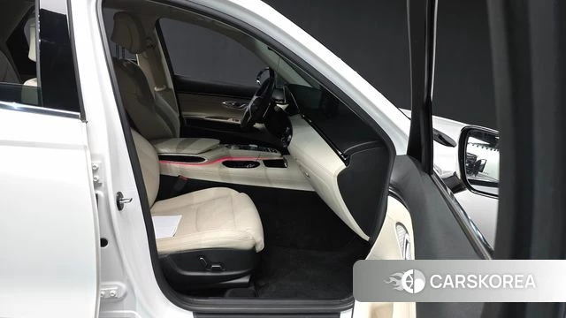 Genesis GV70 2024 Белый из Кореи, фото 2