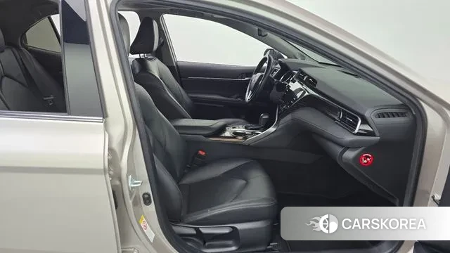 Toyota Camry (XV70) 2018 Жемчужный цвет из Кореи, фото 2