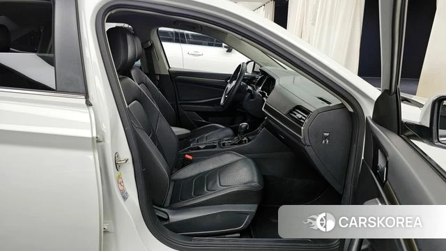 Volkswagen 7th Generation of Jetta 2021 Белый из Кореи, фото 2