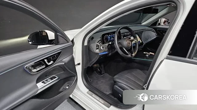 Mercedes-Benz E-Class W214 2024 Белый из Кореи, фото 2