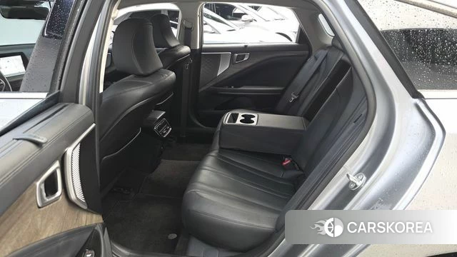Kia K8 2023 Серебристо-серый из Кореи, фото 2