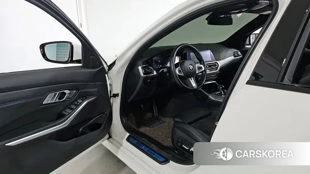 BMW 3 Series (G20) 2021 Белый из Кореи, фото 2