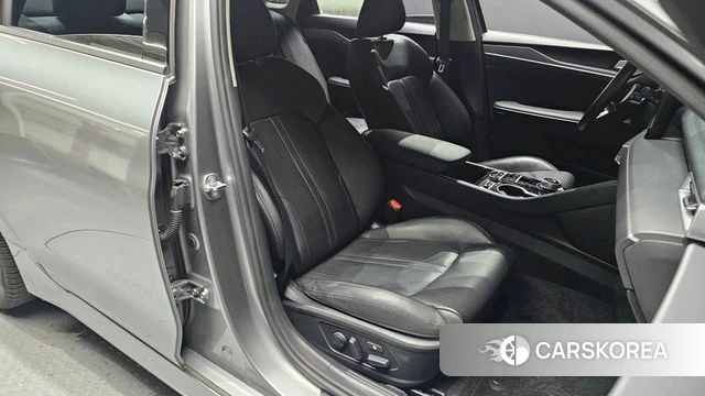 Kia K5 3rd generation 2023 Серебристо-серый из Кореи, фото 2