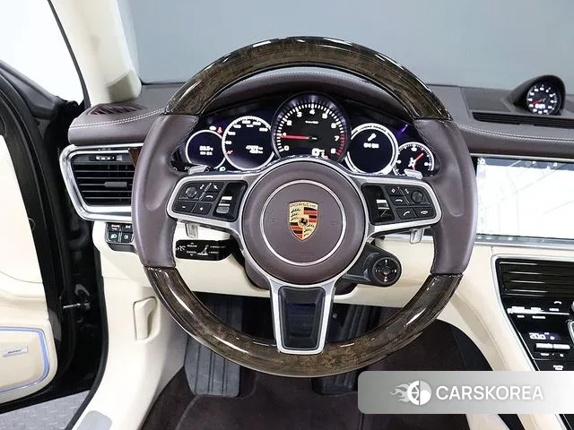 Porsche Panamera (971) 2018 Серый из Кореи, фото 2