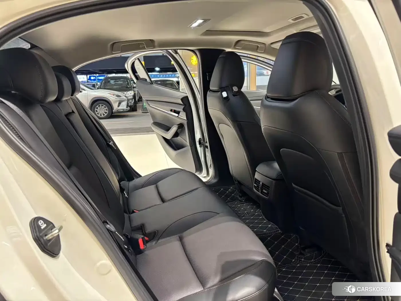 Mazda 3 2025 Белый из Китая, фото 2