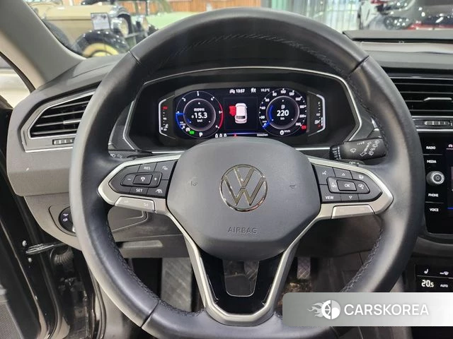 Volkswagen Tiguan second Generation 2022 Черный из Кореи, фото 2